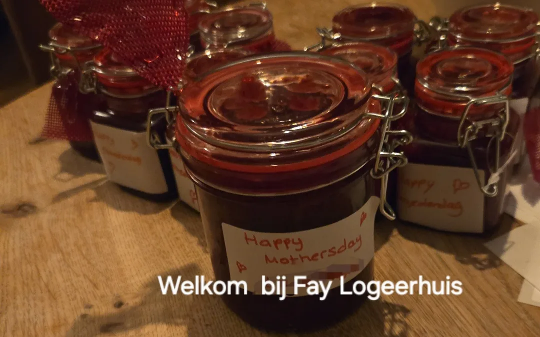 Zelfgemaakte aardbeienjam als welkomstcadeau